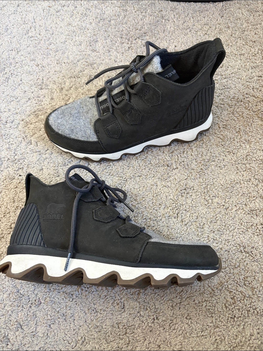 Sorel Women’s Kinetic Caribou Sneaker Boots Black Grey Waterproof Leather 8
